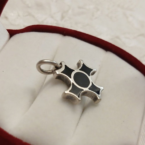 Silver 925 solid cross vintage, like new
