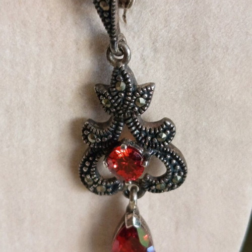 Silver 925 women's earrings like new with marcasite and red stones vintage