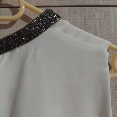 White Zara Basic blouse used, sleeveless with black beads, size L