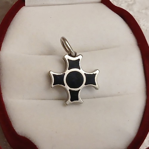 Silver 925 solid cross vintage, like new