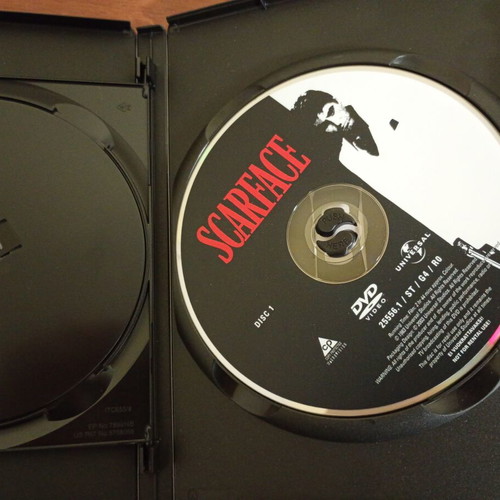 Scarface Special Edition DVD like new, 2 disc crime movie with subtitles