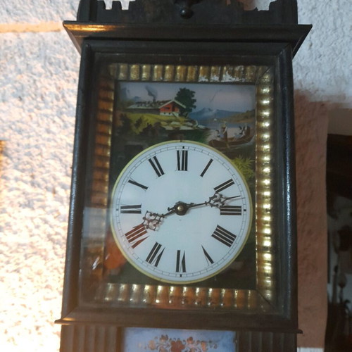 Pendulum clock type Chinoiserie from 1890 used with weights