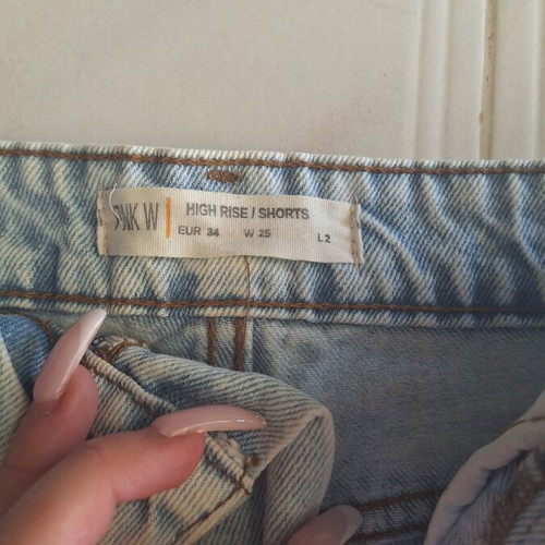 Pink Woman High Rise Denim Shorts size XS like new, light blue