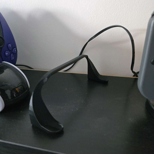 PS5 Controller Stand like new, minimalist style