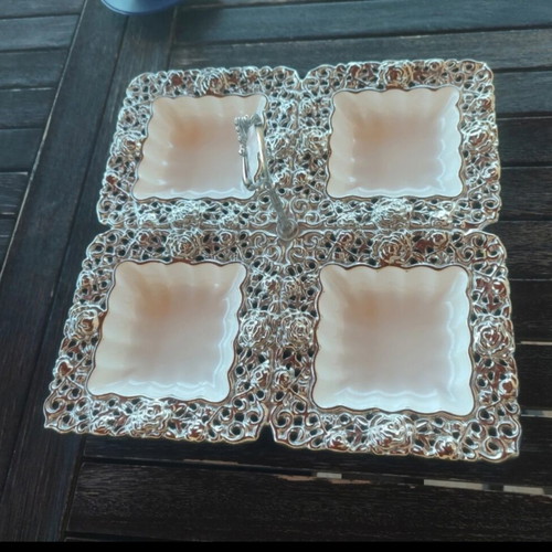 Vintage serving platter with 4 sections and central handle, glass, 30cm x 30cm