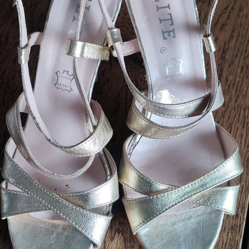 Elite leather sandals like new, gold color, size 40