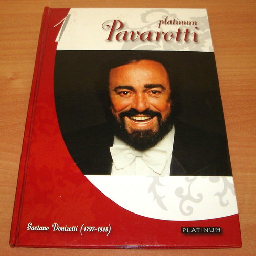 Luciano Pavarotti CD box set used, classical music with booklet