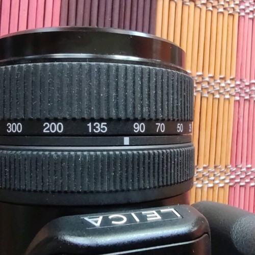Leica V-Lux 1 κάμερα σαν καινούργια με 10.1 MP και ποιοτικό φακό