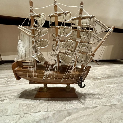 Ξύλινο διακοσμητικό καράβι Endeavour μεταχειρισμένο με υφασμάτινα πανιά