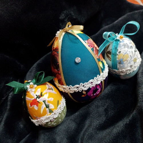 Set of three handmade Easter eggs like new, spring decor