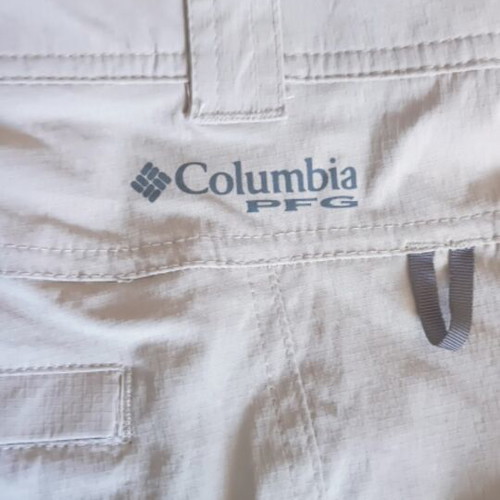 Columbia waterproof bermuda shorts size XL/2XL new beige