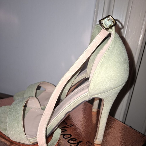 Suede sandals Tsoukalas Shoes mint green size 36 like new, 9cm heel