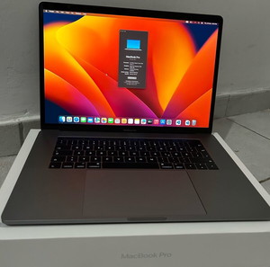 MacBook Pro 15” 2017 Touchbar(i7 2,9Ghz, 16gb, 512gb)