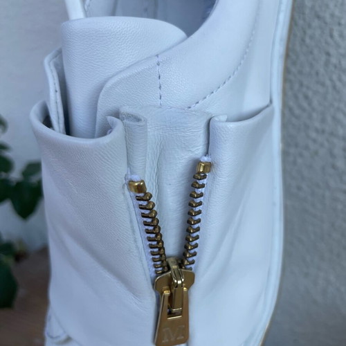 Mania white sneakers like new with gold details, size 38