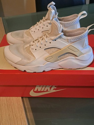 Nike Air Huarache run women's shoes used, white, size 37