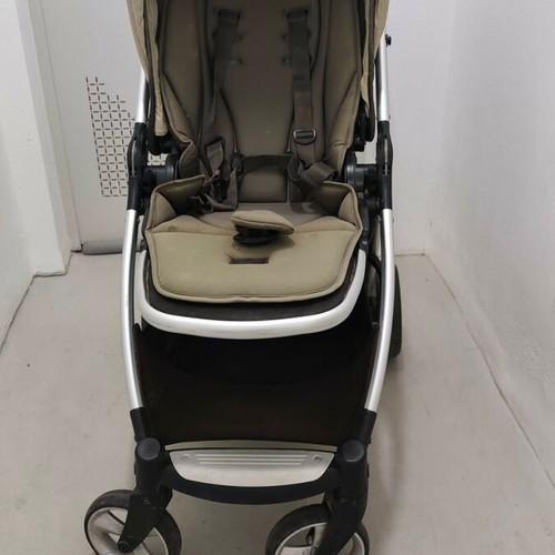 Mamas & Papas Flip XT3 stroller used with free ISO fix car seat