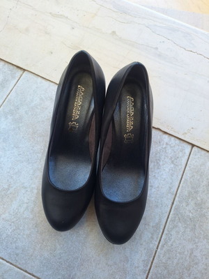 Ragazza leather pumps new, size 37, black