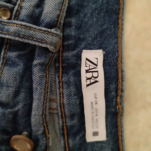 Zara jeans straight wide waist No 36 with buttons like new, blue