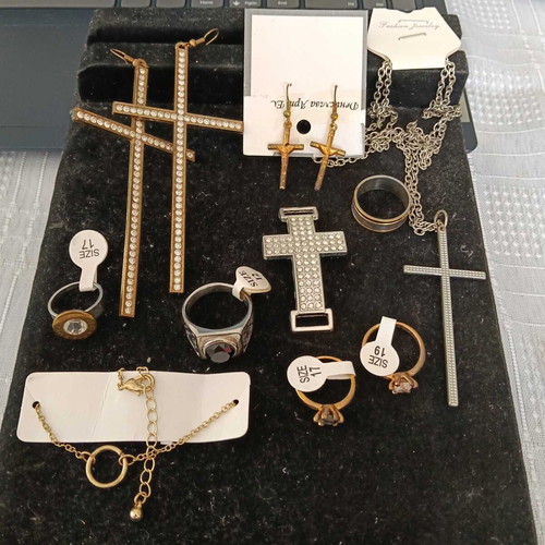 Set of 10 gold and silver jewelry with crosses
