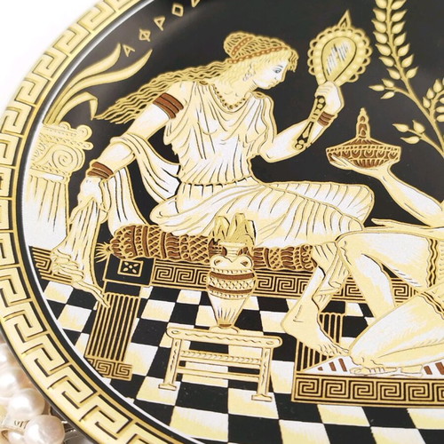 Vintage wall plate like new, 24 carat gold