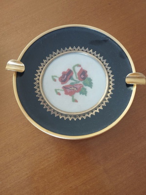 Vintage ashtray with handmade embroidery, like new