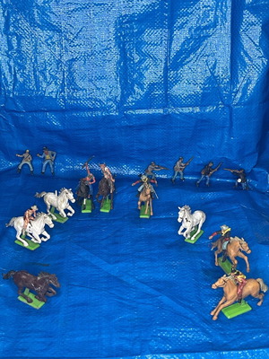 Britains Deetail figures like new