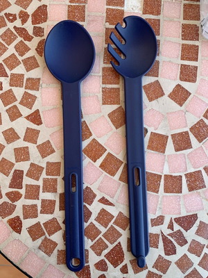 Tupperware set of 2 spoons new