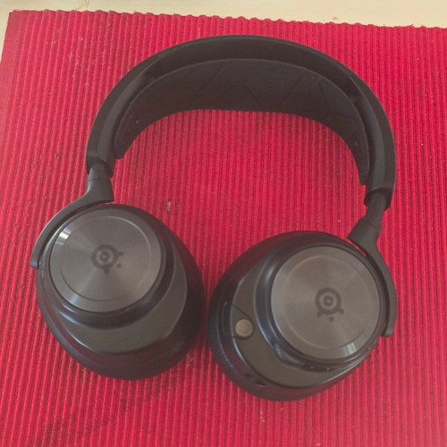 Arctis Nova Pro Wireless headset like new, Xbox Ps5 PC edition