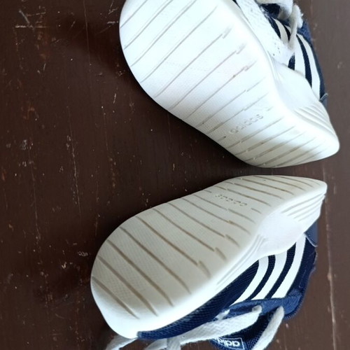 Adidas kids shoes size 24 like new for boys