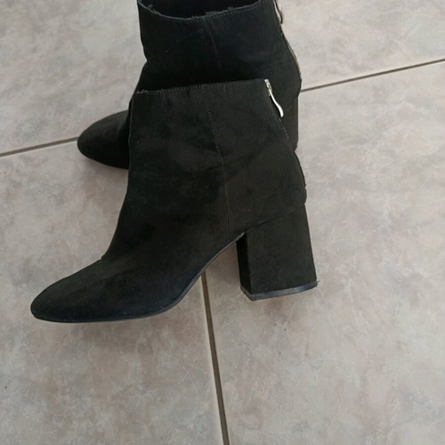 Pull & Bear ankle boots size 38 suede type, like new, black