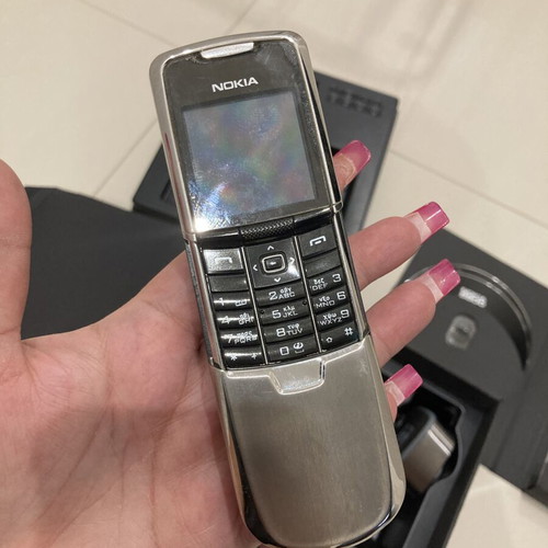 Nokia 8800 used with all accessories, silver