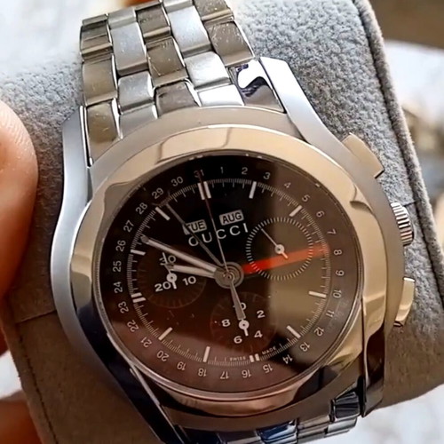 Gucci men's wristwatch like new, black