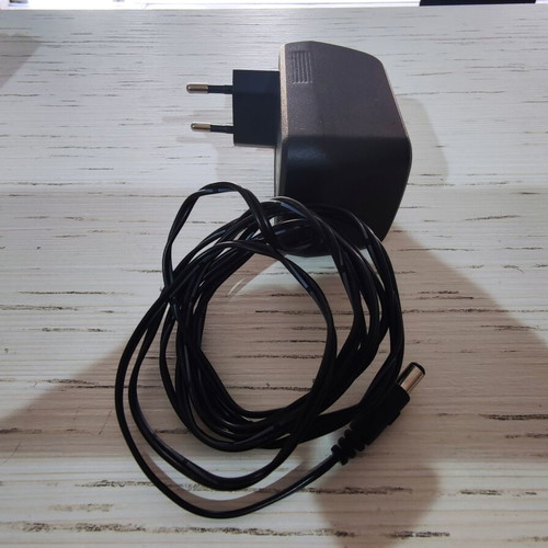 Power Supplies pack of 2, like new, 22VDC 818mA and 9VDC 1000mA