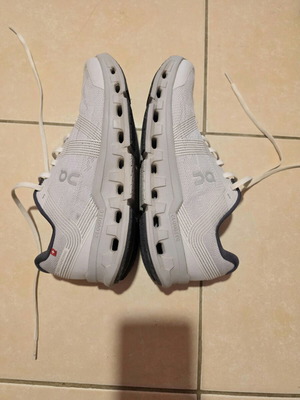 On Running Shoes used, white and grey, size 41