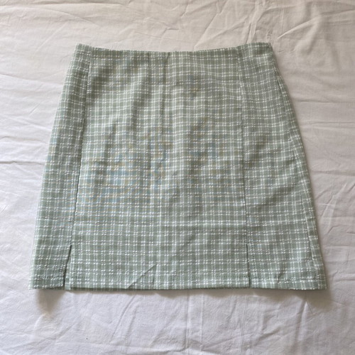 Shein mini skirt like new, light green and white with front slits