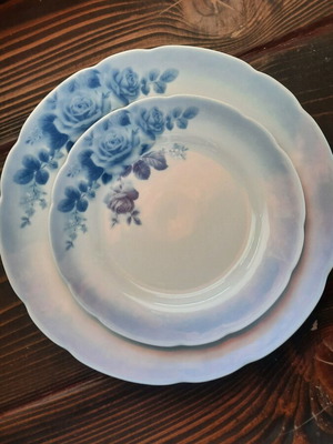 Collectible plates from Scandinavian porcelain Christineholm, 2 pieces new