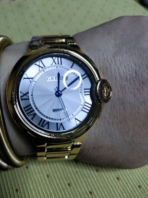 Women's watches new, waterproof, gold color