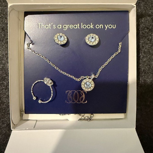 Bijou Brigitte jewelry set new silver with blue crystals