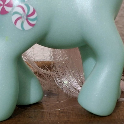My Little Pony Minty G3 2006 Christmas Winter collectible figure like new