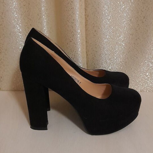 Tulipano black velvet pumps like new, size 37