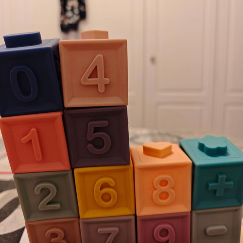 Baby To Love Educational 3D Cubes like new