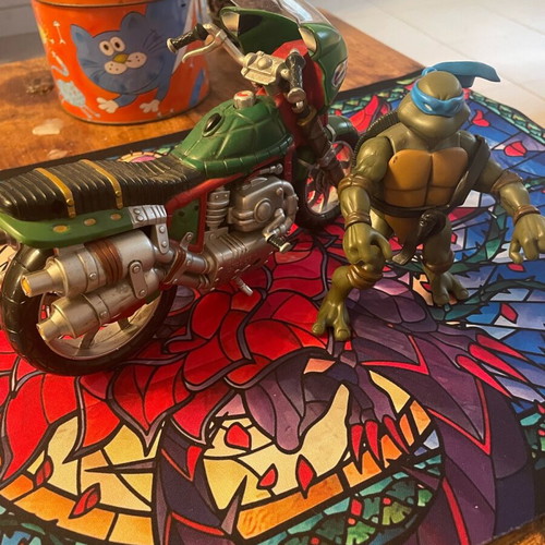 Mutant Ninja Turtles motorcycle with Leonardo 2002 like new