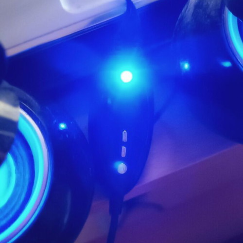 Satzuma USB speakers used with blue LED light, mouse shape