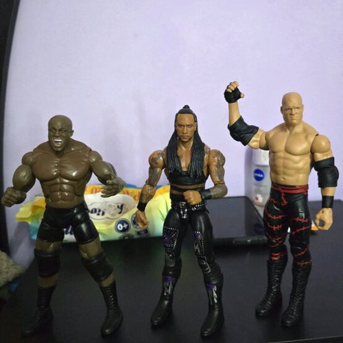 WWE figures like new with Bobby Lashley, Damian Priest and Kane