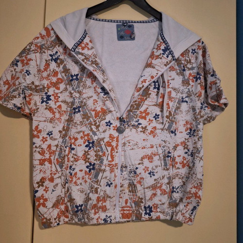 Attrattivo short floral sweatshirt jacket like new, white multicolor