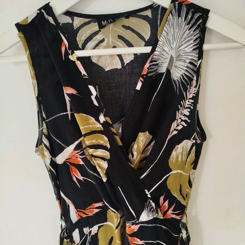 Viscose dress like new, small/medium, black with belt and zipper