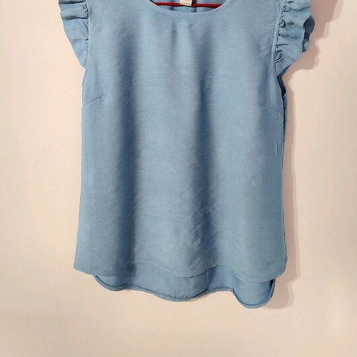 Top in beautiful blue, like new, size M