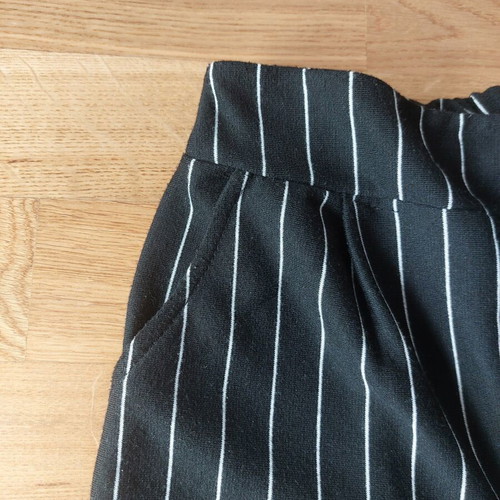 Women's striped pants like new, soft fabric with elastic waist