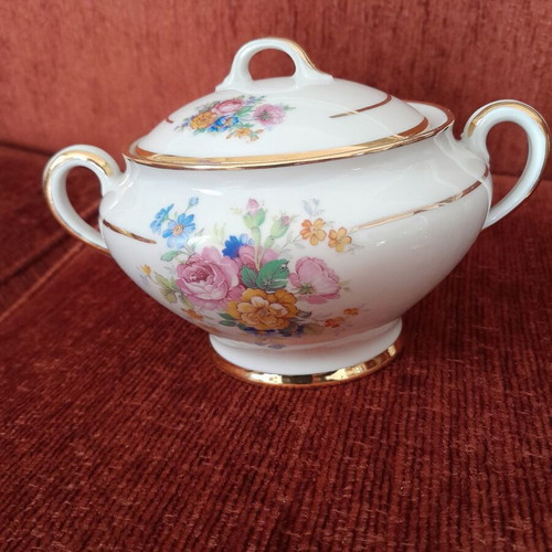 Limoges tea set like new, vintage, missing one saucer