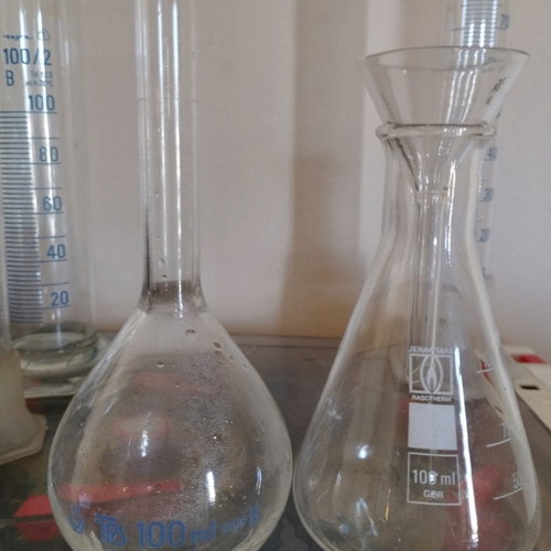 Volumetric cylinders and laboratory flasks used, set of 7 pieces